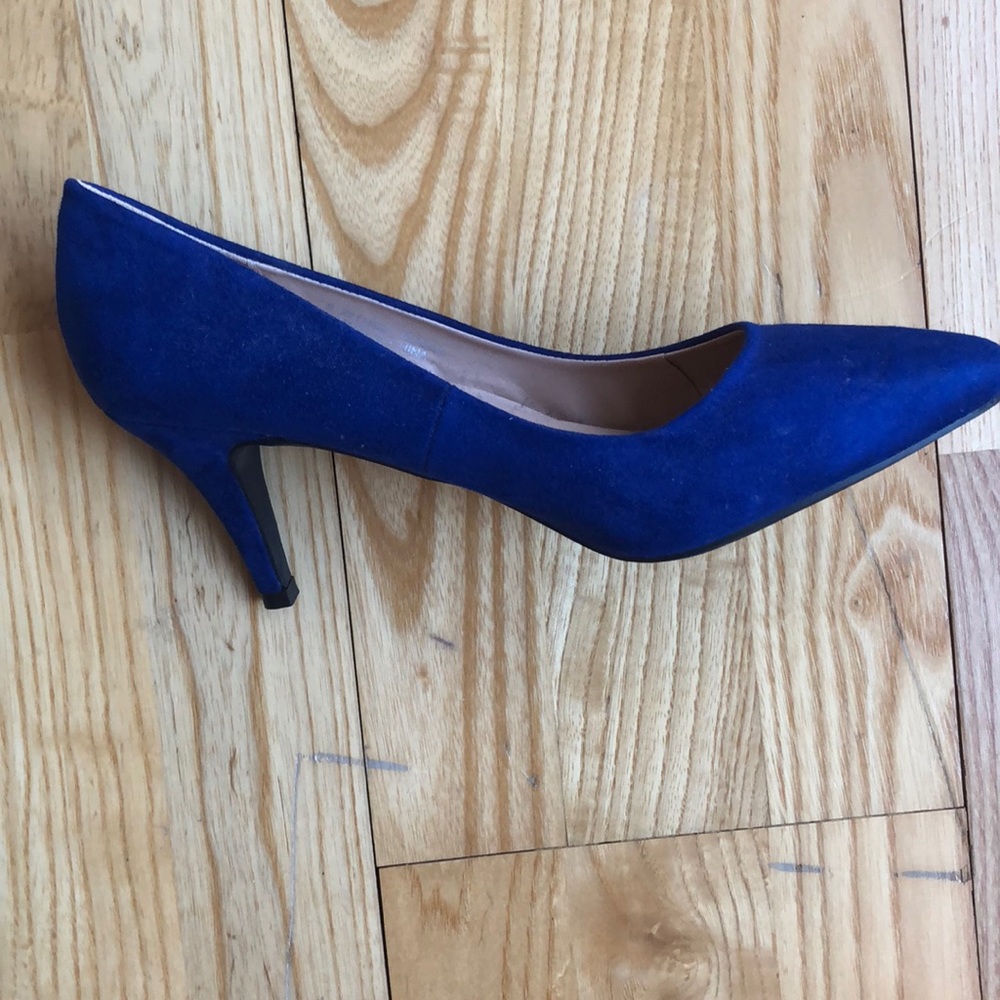 shoes. - Picture 2 of 3